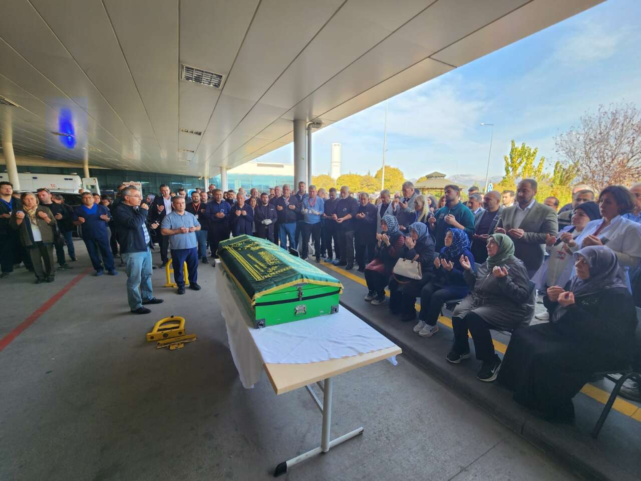 Muğla Eğitim Araştırma Hastanesi Personeli Ekrem Şababoğlu, Dualarla Son Yolculuğuna Uğurlandı 2